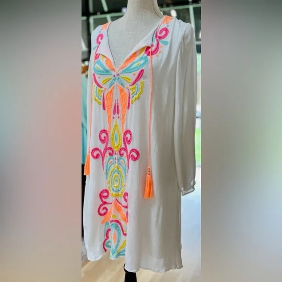 Lilly Pulitzer White Tunic with Pink and Orange Accents. Only worn a few times. - Picture 3 of 15